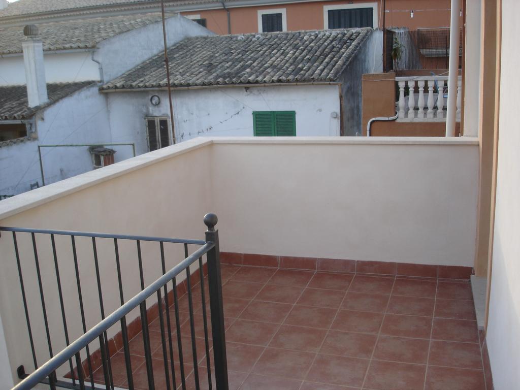 Can Mayol Alaro Bagian luar foto